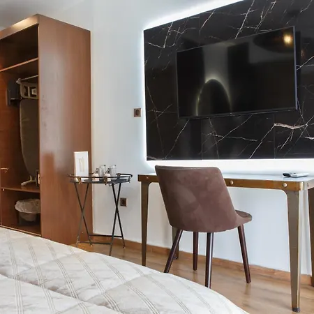 Limani Comfort Rooms Lägenhet *