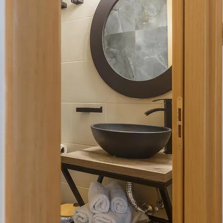 Limani Comfort Rooms Apartment *
