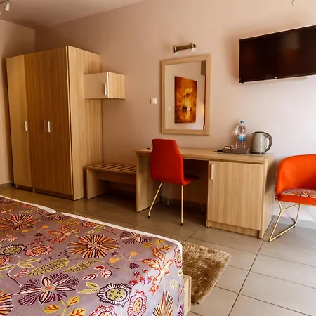 Limani Comfort Rooms Apartment *